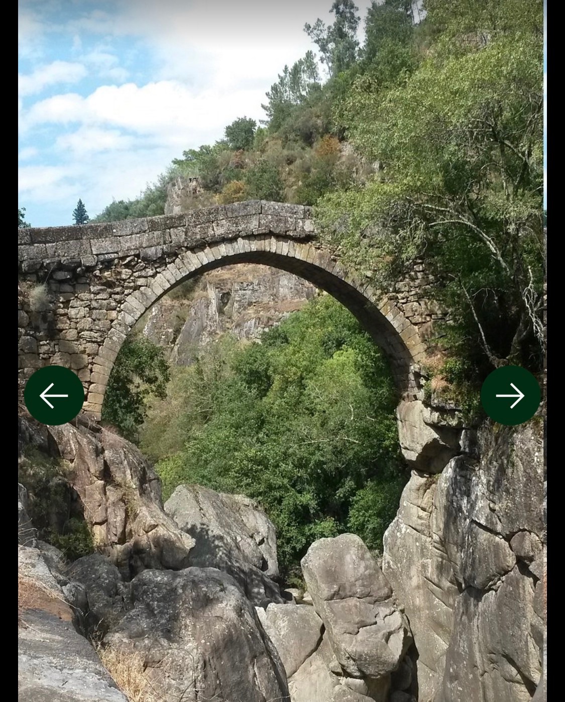 Ponte da Misarela rodeada pela natureza do Minho